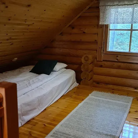 Log At Patokoski 木屋 *